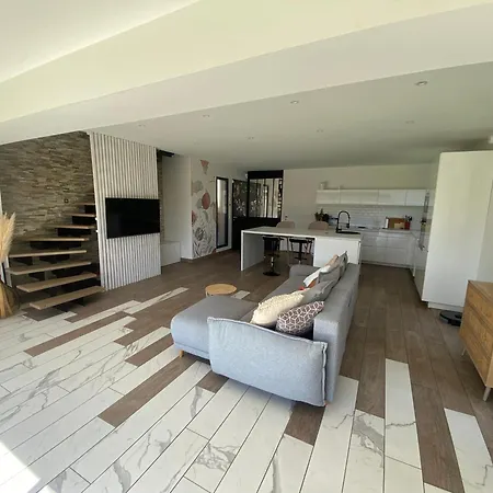 Magnifique Maison Avec Piscine 8volt65 *